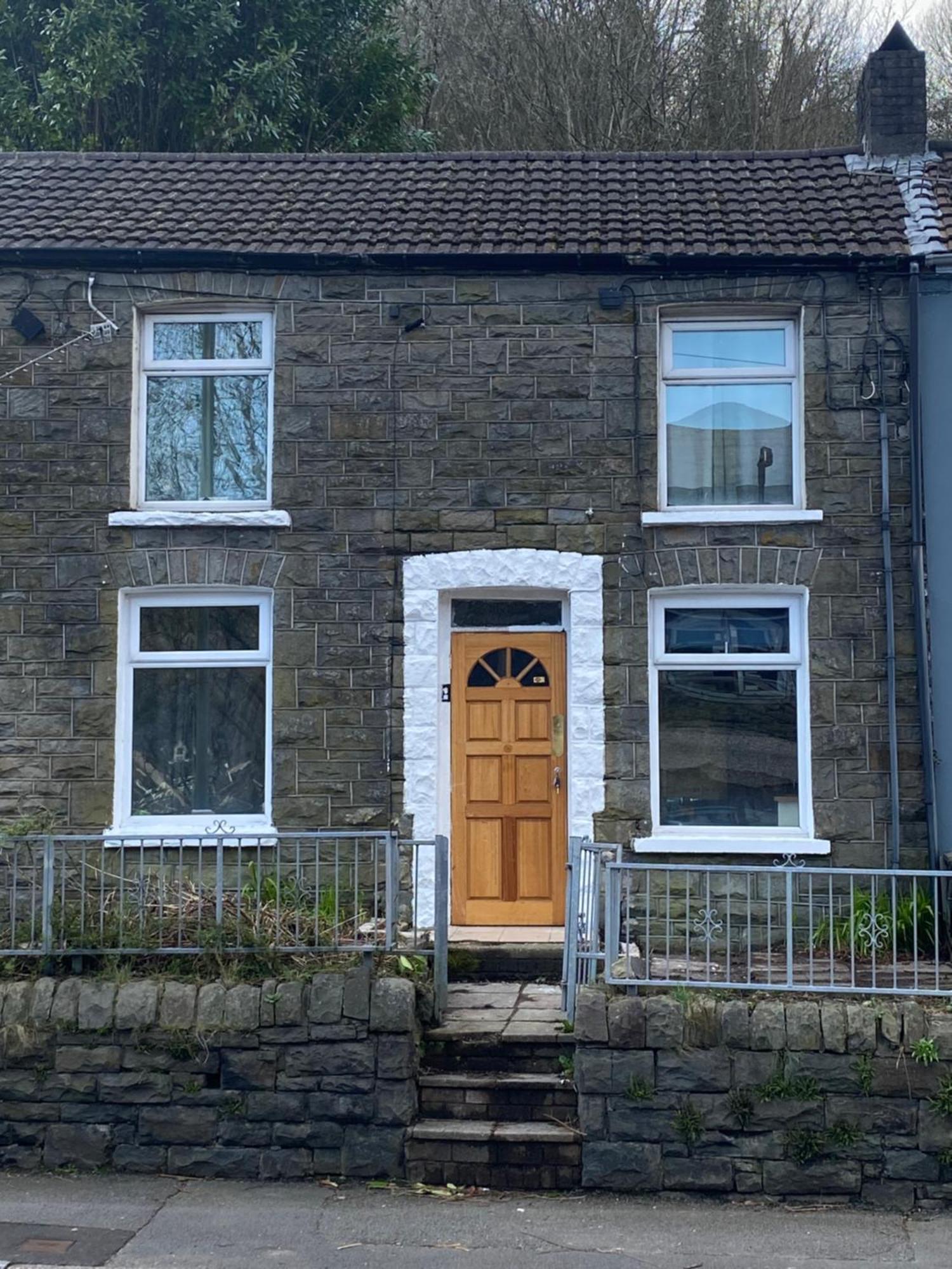 Mountain View Two Bedroom Llwynypia Buitenkant foto