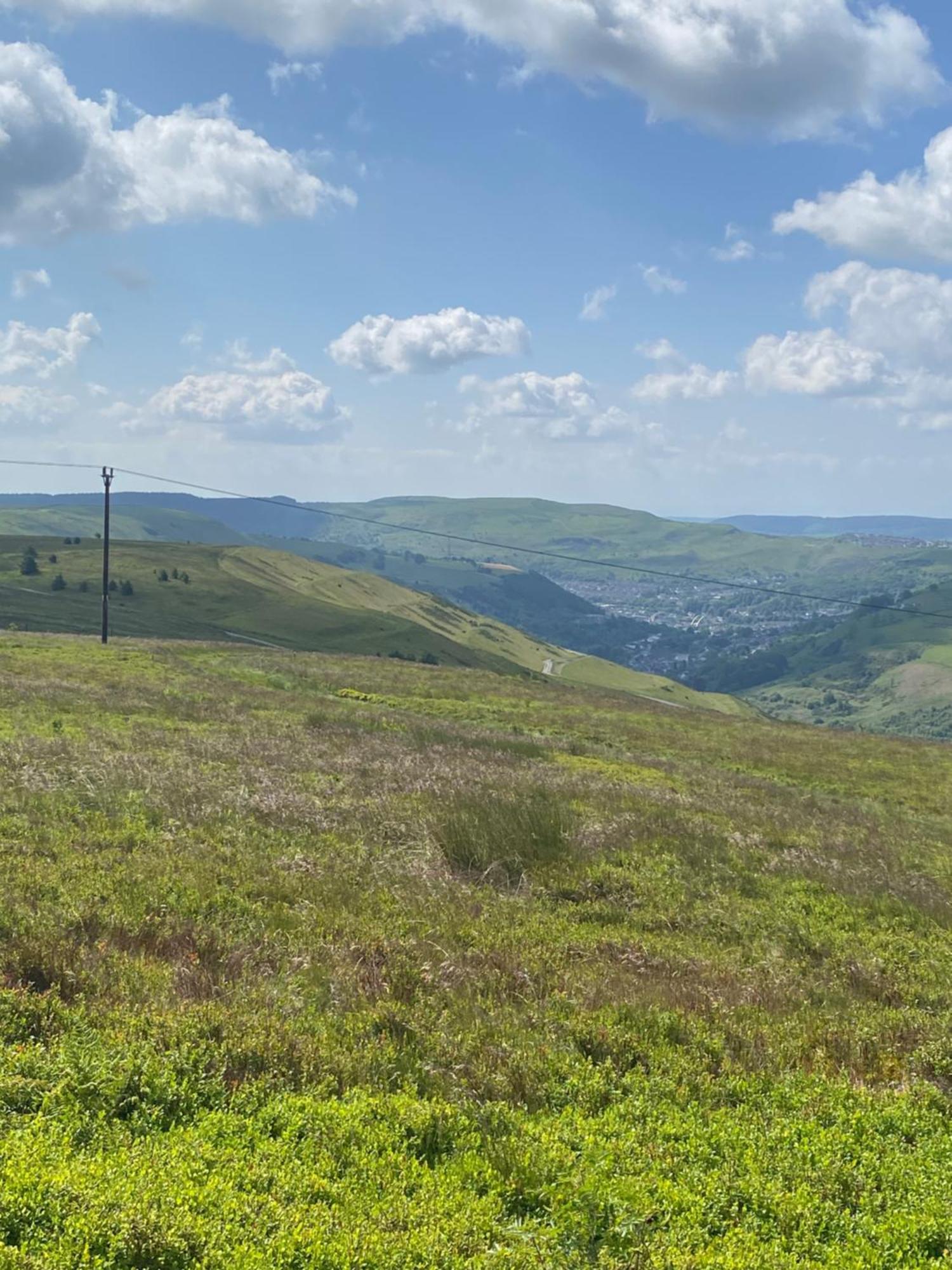 Mountain View Two Bedroom Llwynypia Buitenkant foto