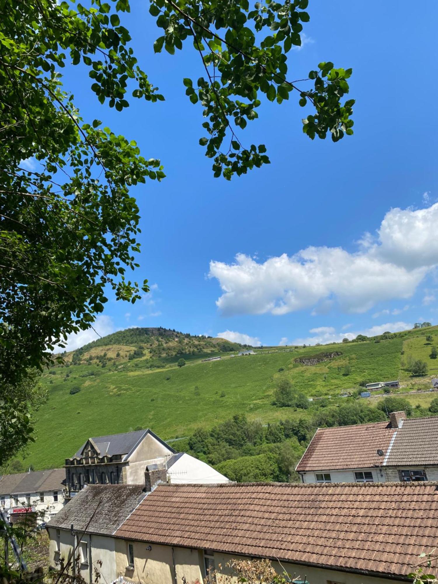 Mountain View Two Bedroom Llwynypia Buitenkant foto